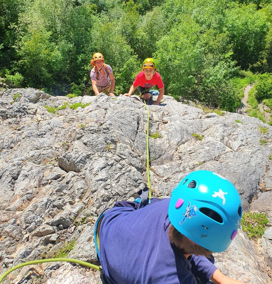 Petit Pilier by the waterfall with Aventure Verticale La Meije.O - © O.MartinCocher