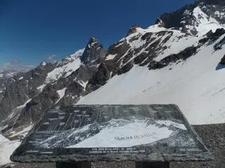 La table d'orientation et le grand pic de la Meije - La Grave - © @OTlaMeije