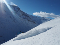 Descente dans la poudreuse en ski de randonnée - La Grave - © @ESF La Grave-LaMeije