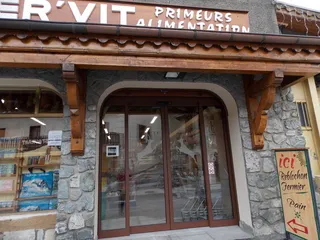 Entrée du magasin - Épicerie Alp Ser Vit - La Grave - © @OTLaMeije