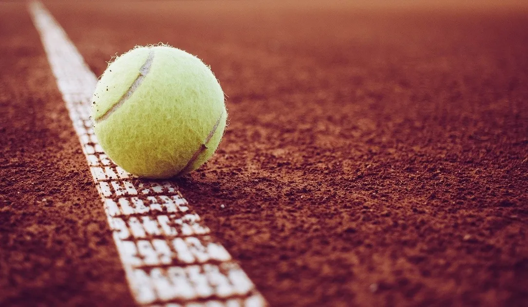 Roubion tennis court - © Markus Weber de Pixabay