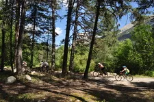 Balade en VTT dans les bois - © Service Tourisme de Val des Prés