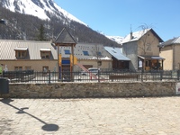 Aire de jeux à Villar d'arène - © OTHV