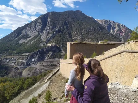 Fort des Trois Têtes et Fort Dauphin depuis La Vachette