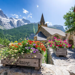 Village la Grave, église, vue Meije©Alpes Photographies(optimisé web) (1) (1)