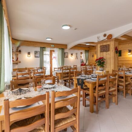 Salle à manger Maison de Catherine © Thibaut Blais (optimisé web) (1)