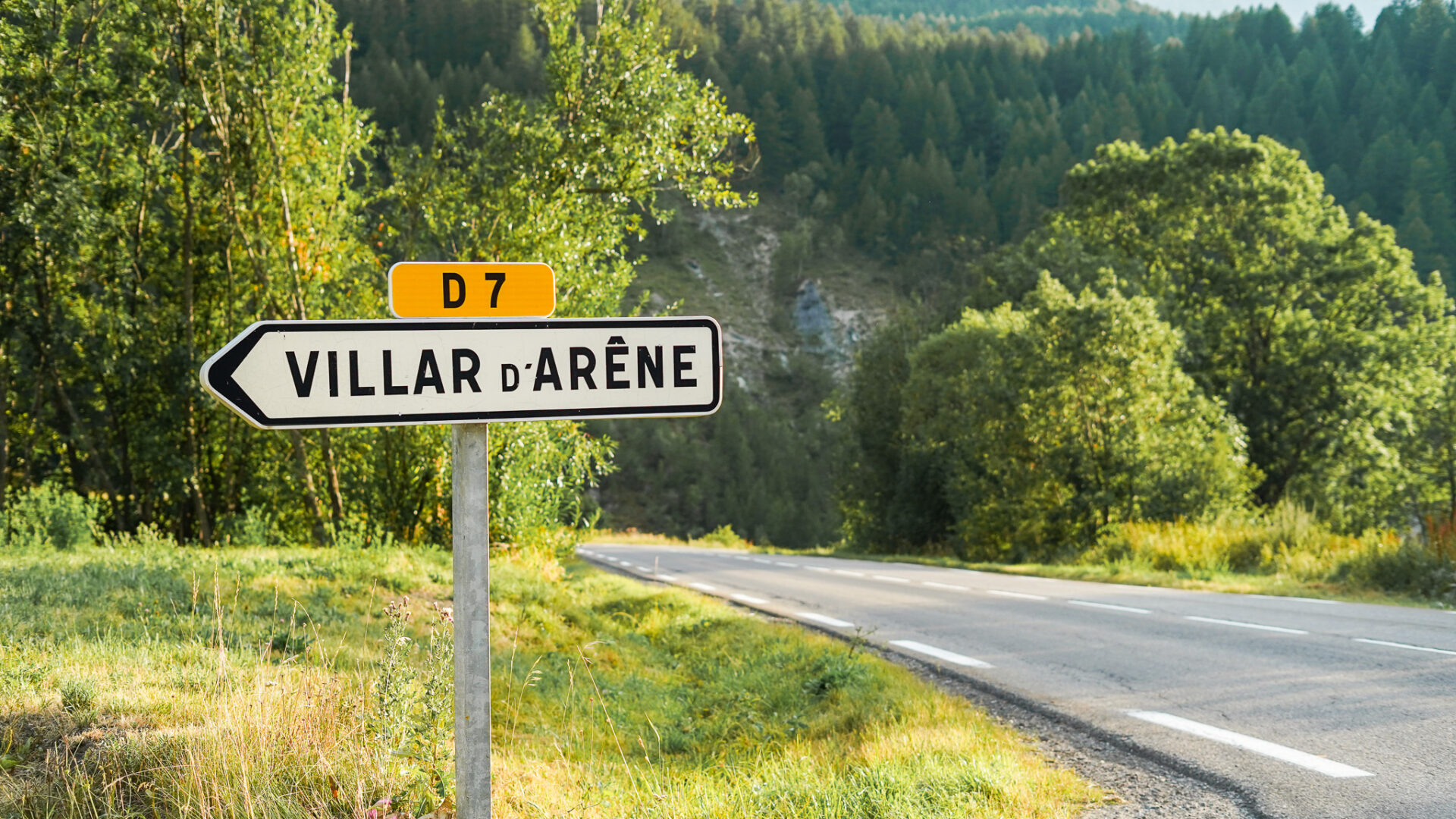 panneau accès Villar d'Arène ©Candice Debeaune