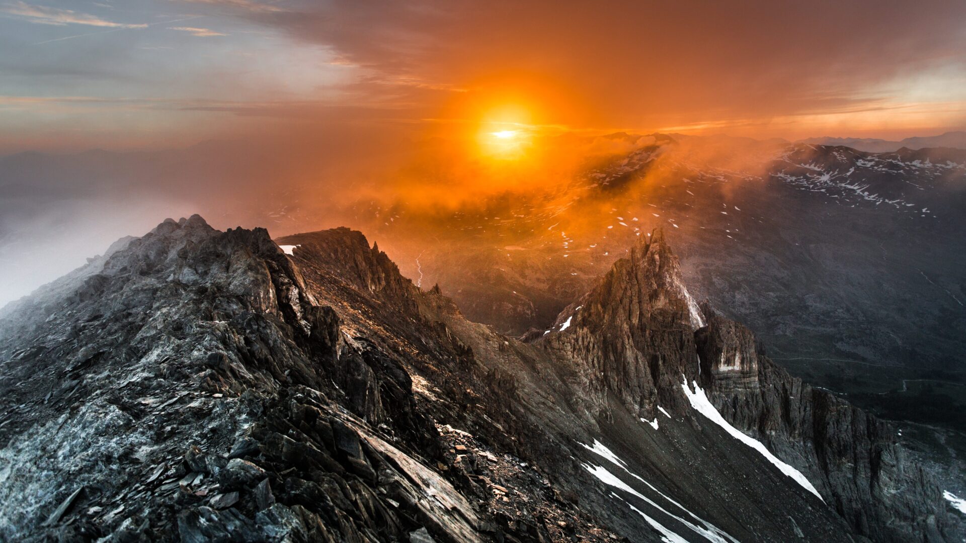 Natura 2000 en Clarée - Itinérances dans les Hautes Vallées - Lever de soleil à la pointe des cerces juin - Blais T.