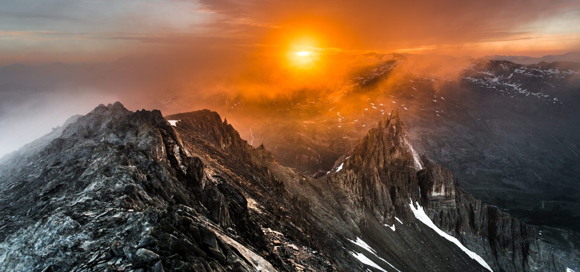Natura 2000 en Clarée - Itinérances dans les Hautes Vallées - Lever de soleil à la pointe des cerces juin - Blais T.